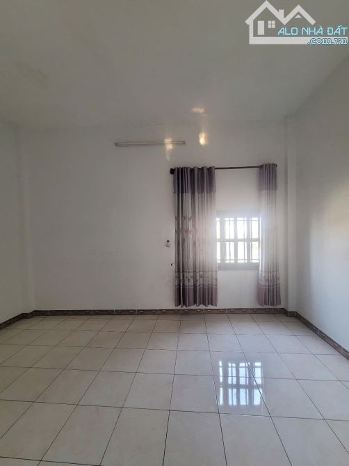 nhà MT kinh doanh 72m2 trệt lầu 8ty8 TL, MT đường Nguyễn Trung Trực, p.Tân Đông Hiệp - 4