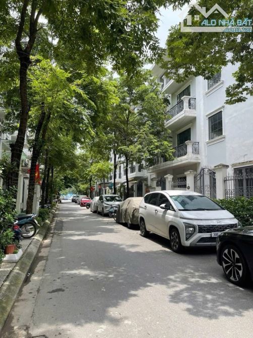 BÁN NHÀ PHÂN LÔ LIỀN KỀ KĐT MỚI ĐẠI KIM 5 TẦNG- 72M2- MT 6.3M - 26 TỶ 500 - 4
