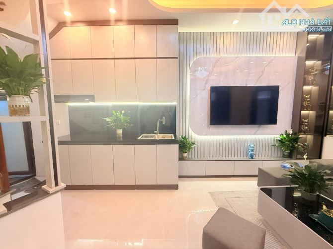 BÁN NHÀ NGÕ 82 KIM MÃ – 27M² x 5 TẦNG – 3 PHÒNG NGỦ – GIÁ 6.5 TỶ - 4