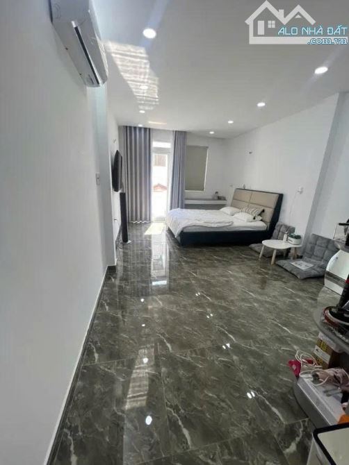 🔥 QUẬN 5 (P.6) _ NHÀ ĐẸP MỚI KENG - VỊ TRÍ VÀNG – 6 PN- 6WC SÁT MẶT TIỀN _ HẺM SẠCH SẼ - 4