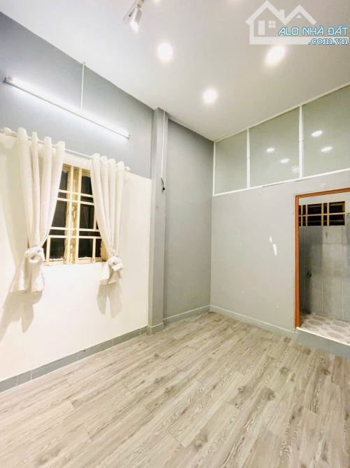 Nhà Hẻm Lò Gốm - 4 x 7M - 3,1 Tỷ - Khu dân cư an ninh - 4