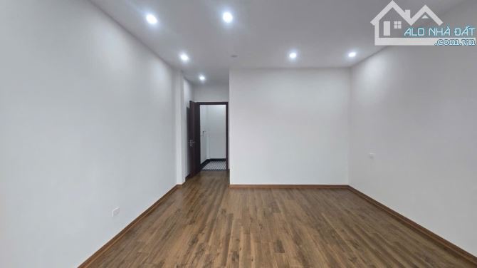 Bán nhà 4 tầng dẫn xây, độc lập, ngõ ô tô tại Phúc Lợi, Long Biên - 39m2, chỉ 7 tỷ - 4