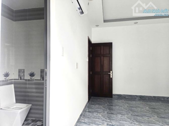 NHÀ 4 TẦNG MỚI ĐẸP LUNG LINH - HỒ VĂN LONG -NGANG 5.6M - HẺM 8M CÓ VỈA HÈ -  NHỈNH 6 TỶ - 4
