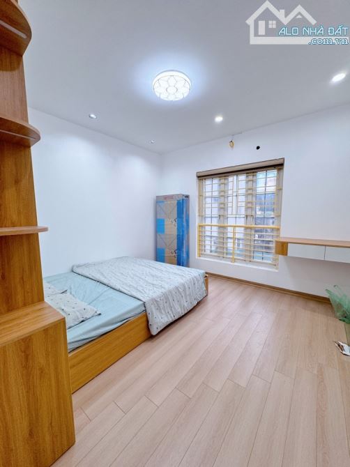 Tập thể 3 ngủ 2 vs đẹp như chung cư Tây Kết sử dụng 120m2 , ô tô đỗ chân cầu thang - 4