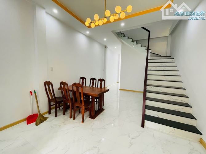 Siêu phẩm ! nhà 1 trệt 1 lầu 100m2 - Sổ hồng riêng - ở P. Gia Lộc, TX Trảng Bàng giá 800tr - 4