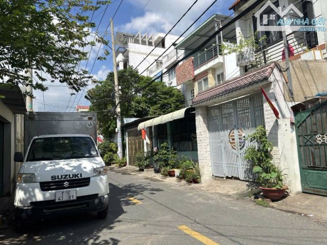 Nhà Mặt tiền Vuông 2 tầng, Đường Ôtô né, 95m2 – Trung Mỹ Tây 3 Q12 - 4