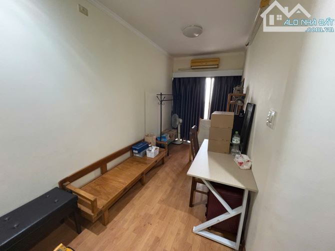 Bán chung cư 27 Huỳnh Thúc Kháng, Đống Đa, Thành Công, 130m2, 3ngủ, 2WC, ban công View hồ - 4
