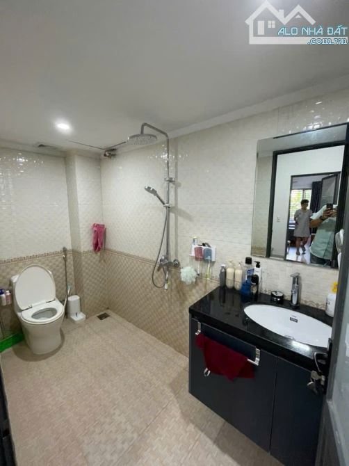 NGỌC THỤY DÂN XÂY 5 TẦNG , NGÕ 3M NÔNG GẦN PHỐ -CHỈ NHỈNH 6 TỶ - 4