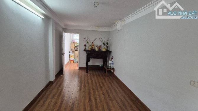 NHÀ ĐẸP 5 TẦNG DÂN XÂY - NGÕ NÔNG NGUYỄN VĂN CỪ - CÓ Ô CHỜ THANG MÁY - SỔ ĐỎ CHÍNH CHỦ! - 4