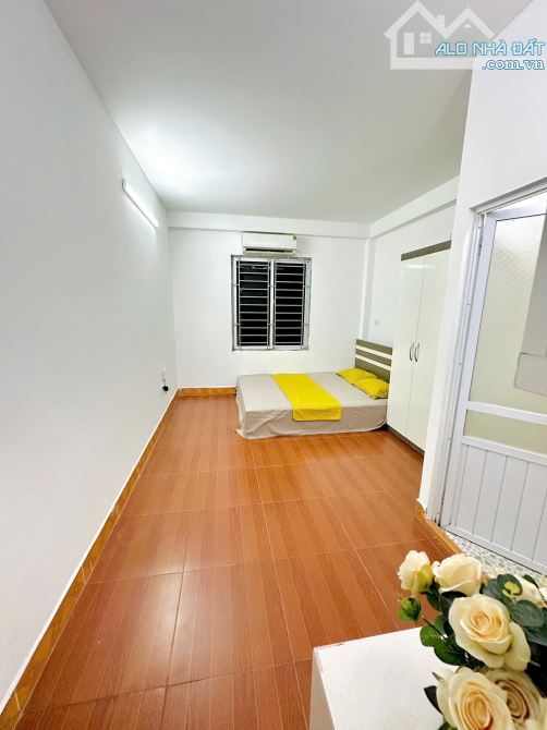 Cho Thuê CCMN 81 Trung Kính Cầu Giấy 25m2 Cửa Sổ Ban Công Thang Bộ Full Đồ Trống 16 Phòng - 4