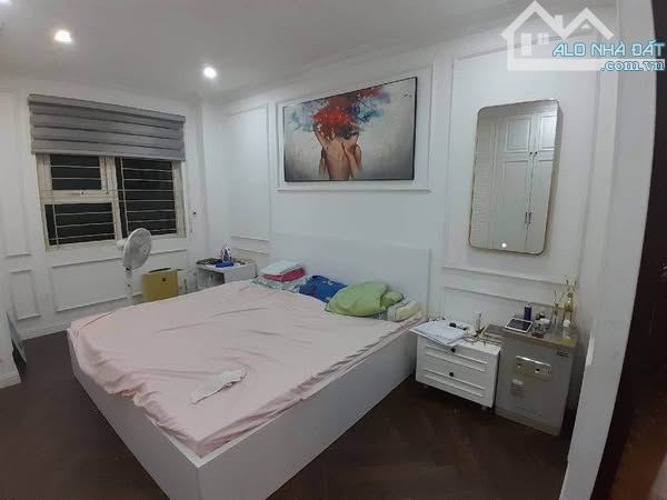 CẦN BÁN GẤP NHÀ Phân lô vỉa hè ô tô tránh Tây Mỗ 90m 4 tầng 15,8 tỷ - 4
