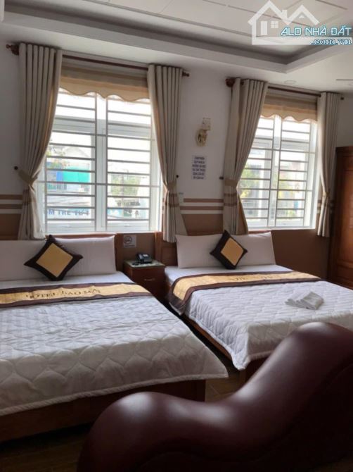 KHÁCH SẠN MẶT TIỀN VÕ THỊ PHẢI - QUẬN 12 - DTSD 700M2 + 19PH + THU NHẬP GẦN 3TỶ/NĂM - 4