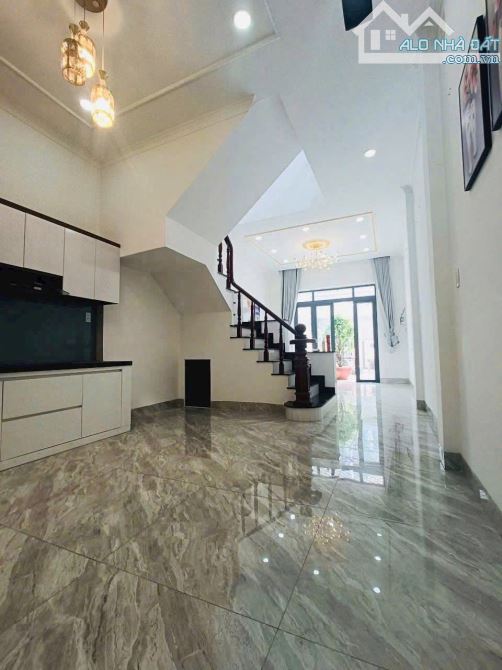 Nhà Phú Hoà – Hẻm 269 Nguyễn Thị Minh Khai, 4 x 23,7 = 94m², TC 60m² – đường bê tông 4m - 4