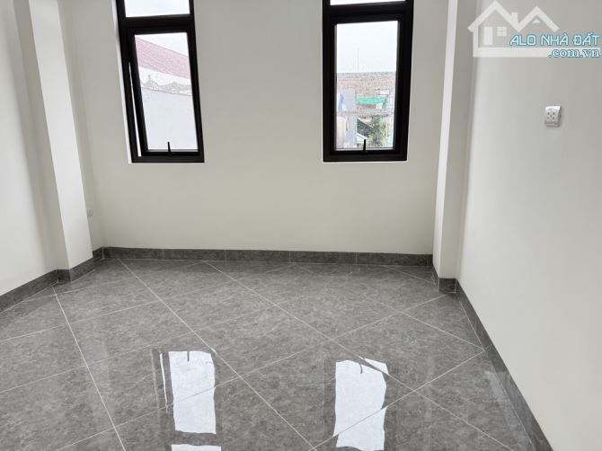 NGUYỄN AN NINH - 6 Tầng - Thang Máy - Ngõ Thông- Gần phố -Full Tiện Ích - 4