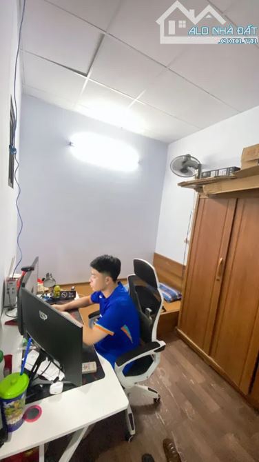 Bán nhà Trần Quốc Hoàn, phân lô ô tô, dân xây, 35.2m² x 3 tầng - 4