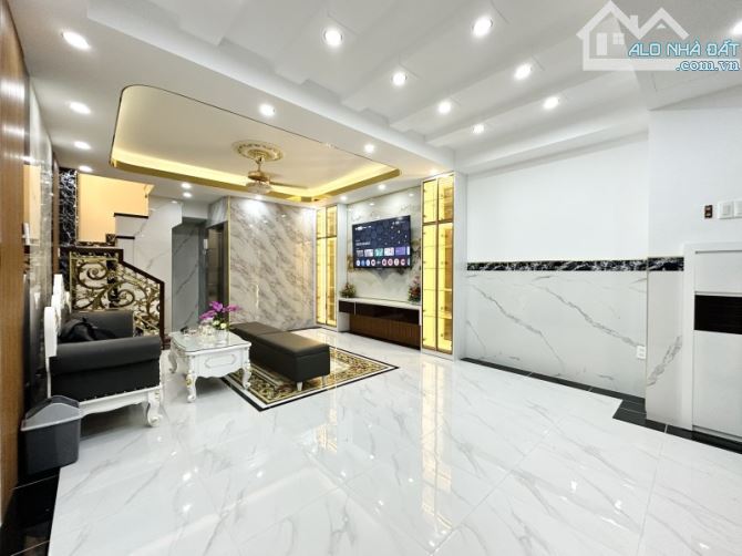 BÁN NHÀ ĐẸP QUẬN 3 - 5 TẦNG - THANG MÁY, Ô TÔ TRÁNH – 43M2 - TRẦN QUANG DIỆU - 13.5 TỶ - 4