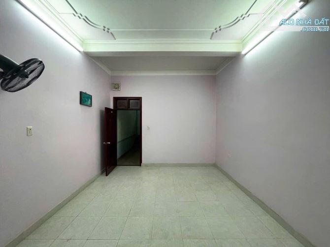 Bán nhà 4 tầng dân xây độc lập lô 22 Lê Hồng Phong, dt 60m2, mt 4m - 4