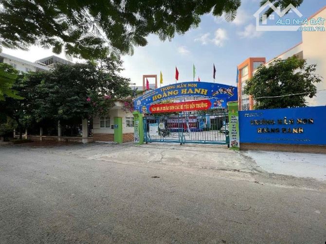 NHÀ DƯƠNG NÔI PHÂN LÔ VỈA HÈ VIEW TRƯỜNG HỌC - 4