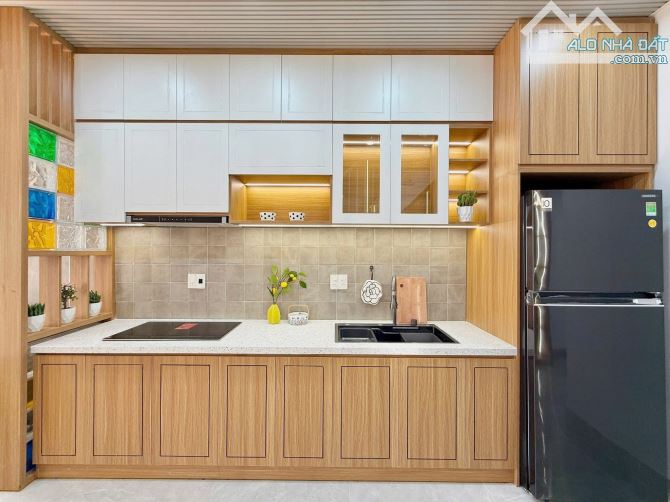 Nhà 2 tầng sát bãi oto đậu đỗ Hàn Mặc Tử - 4