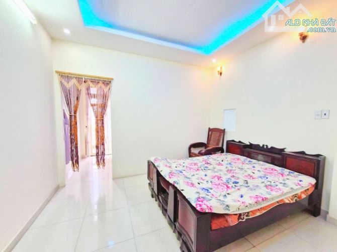 CHỦ KẸT TIỀN - NHÀ SIÊU ĐẸP 3 TẦNG BTCT - TRUNG TÂM LINH CHIỂU, THỦ ĐỨC GIÁ CHỈ 7.5 TỶ - 4