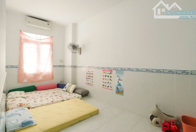 Bán nhà HXH Dương Bá Trạc Q8 – ngang 4m – hẻm 1 trục – SHR – nhỉnh 5 tỷ - 4