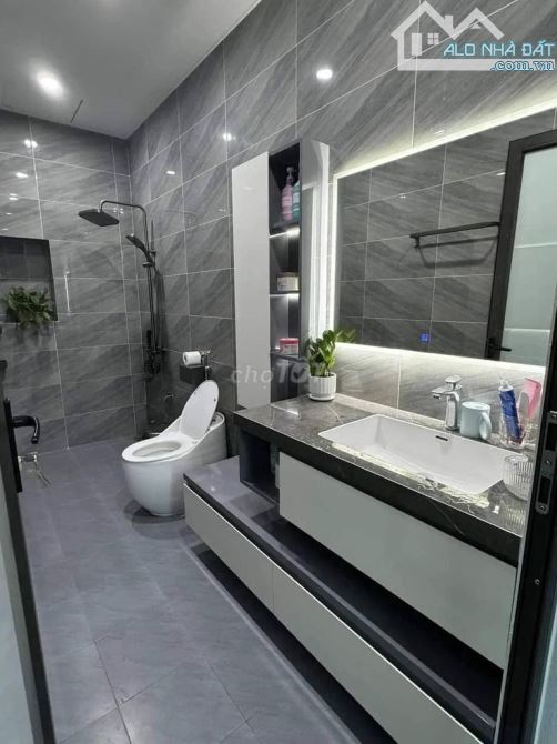 Bán Gấp! Trần Hữu Tước, Lô góc, Gần phố, nhà đẹp ở ngay, 38m2*5T - 4
