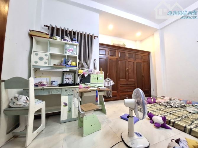 Bán nhà đẹp 5 tầng, 64m2 (5x14), Hẻm xe hơi, ngay Hương Lộ 80, gần Lê Văn Quới, hơn 4 tỷ - 4