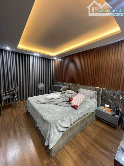 Bán biệt thự siêu víp VIỆT HƯNG - vỉa hè DT 500m 4tầng mặt tiền 20m - giá chào 65tỷ - 4