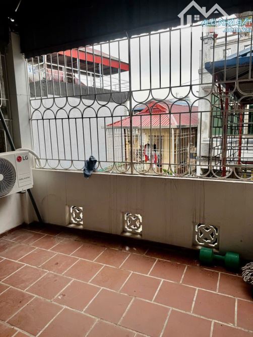 Cho thuê nhà  ngõ 107 Tôn Đức, 38m2 x 4 tầng, 5 ngủ, 4 wc.16,5 Triệu/th - 4