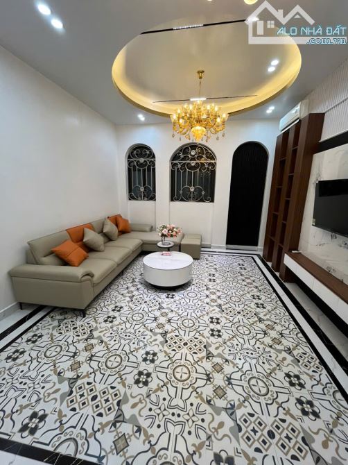 Bán toà căn hộ dịch vụ 18 phòng khu phân lô Văn Cao - 240m2 - ngang 12m - giá 23 tỷ - 4