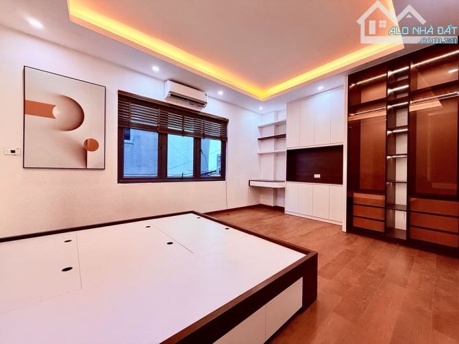 Bán nhà Lĩnh Nam. Thang máy - full nội thất. Vị trí đẹp - Ô tô tránh 1 nhà. - 5