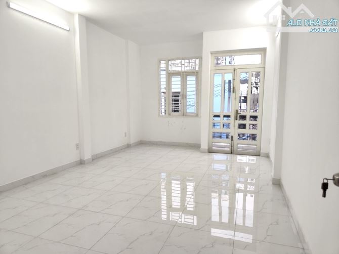 SÁT MẶT TIỀN LÊ TRỌNG TẤN- 92M2- 2 TẦNG ,4PN, CHO THUÊ 16 TRIỆU, HXH - NHỈNH 7 TỶ - 5