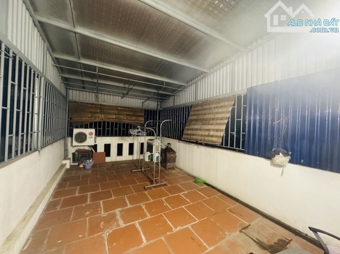 THANH AM 5 TẦNG -Ô TÔ ĐỖ CỔNG - VÀI BƯỚC CHÂN RA  MẶT PHỐ -GIÁ 5TỶ NHỈNH - 5