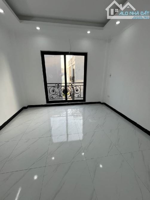 THẠCH BÀN - NHÀ MỚI Ở NGAY - CHÌA KHÓA TRAO TAY- Ô TÔ ĐỖ CỬA - KHU VỰC PHÁT TRIỂN - 5
