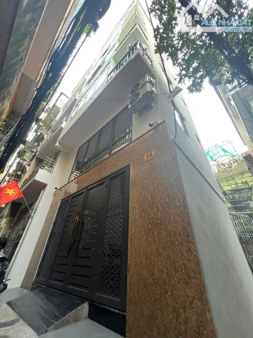 Bán nhà Bạch Mai _ Trương định, 50m, 14 Tỷ, 7 tầng lô góc , 10 P,VF3 vào nhà, PCCC Đủ