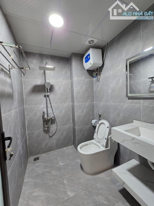 Tôn Đức Thắng ,diện tích 32/36mT2,  5tầng, MT 4.2m, 9.1 tỷ Đống Đa - 5