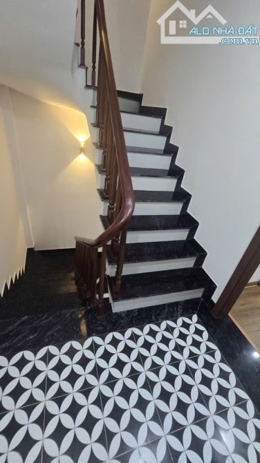Bán nhà 4 tầng dẫn xây, độc lập, ngõ ô tô tại Phúc Lợi, Long Biên - 39m2, chỉ 7 tỷ - 5