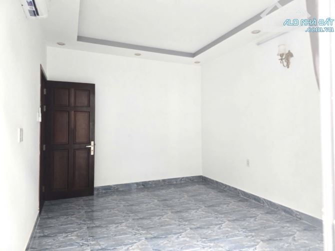 NHÀ 4 TẦNG MỚI ĐẸP LUNG LINH - HỒ VĂN LONG -NGANG 5.6M - HẺM 8M CÓ VỈA HÈ -  NHỈNH 6 TỶ - 5