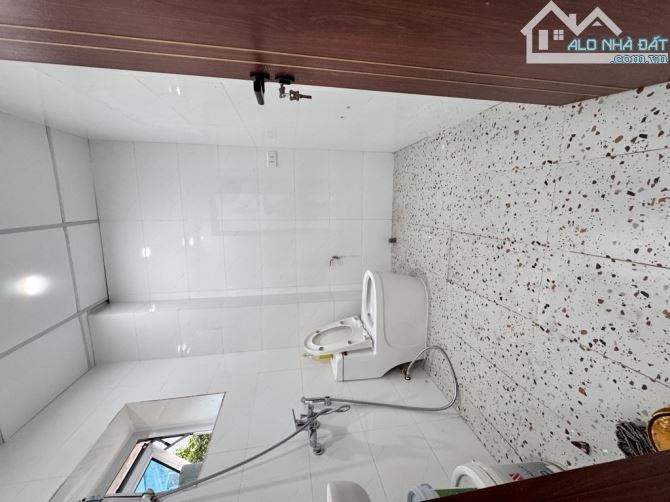 Tập thể 3 ngủ 2 vs đẹp như chung cư Tây Kết sử dụng 120m2 , ô tô đỗ chân cầu thang - 5