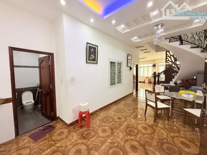 BIỆT THỰ KHU BÀU CÁT - Q. TÂN BÌNH - DT:170M2 - NGANG BỀ THẾ 7,3M - 4 TẦNG - CHỈ 19,8 TỶ - 5