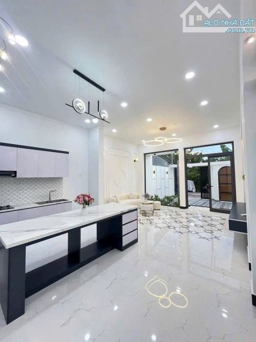 Chú 6 Bán gấp căn nhà ở Tân Thông Hội – Củ Chi. Cách QL22 chỉ 400m. DT 125m2, giá chỉ có 8 - 5
