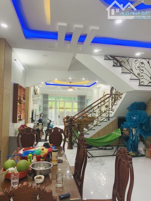 NHÀ MỚI ĐẸP - PHẠM THẾ HIỂN - QUẬN 8 - 100M2 - 4 TẦNG - HOÀN CÔNG CHUẨN - GIÁ 8.1 TỶ. - 5