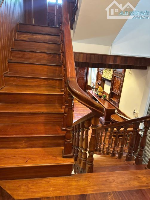 BÁN NHÀ 4 tầng Sân Thượng  – NỘI THẤT GỖ CAO CẤP – Mặt Tiền Đường, QUẬN 7 - 5