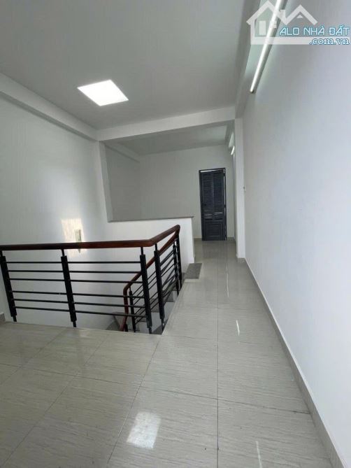 Siêu phẩm Nguyễn Khoái Q4. 42m2. 4T. 4PN. Đầy đủ công năng. 5,4 tỷ có TL - 5