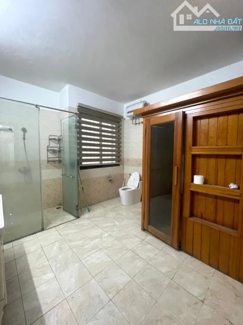 BÁN GẤP PHÂN LÔ VIP CẦU GIẤY - MẶT NGÕ Ô TÔ THÔNG - KINH DOANH - 2 THOÁNG, 18,6 TỶ. - 5