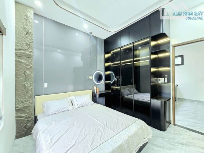 Nhà 2 tầng kiệt oto sân rộng rãi TÔN ĐẢN - 5