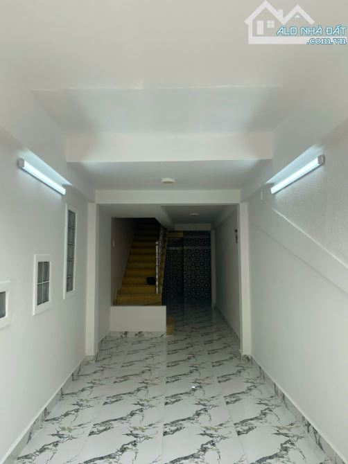 Bán nhà quận 1- Hẻm xe hơi 6m- 4 tầng đúc- 4pn+4wc- sổ hồng hoàn công đủ-6 tỷ x - 5