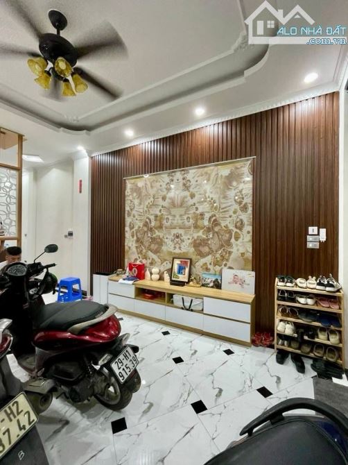 CHUYỂN CÔNG TÁC BÁN GẤP NHÀ SIÊU ĐẸP PHÁO ĐÀI LÁNG – NỘI THẤT XỊN - 5