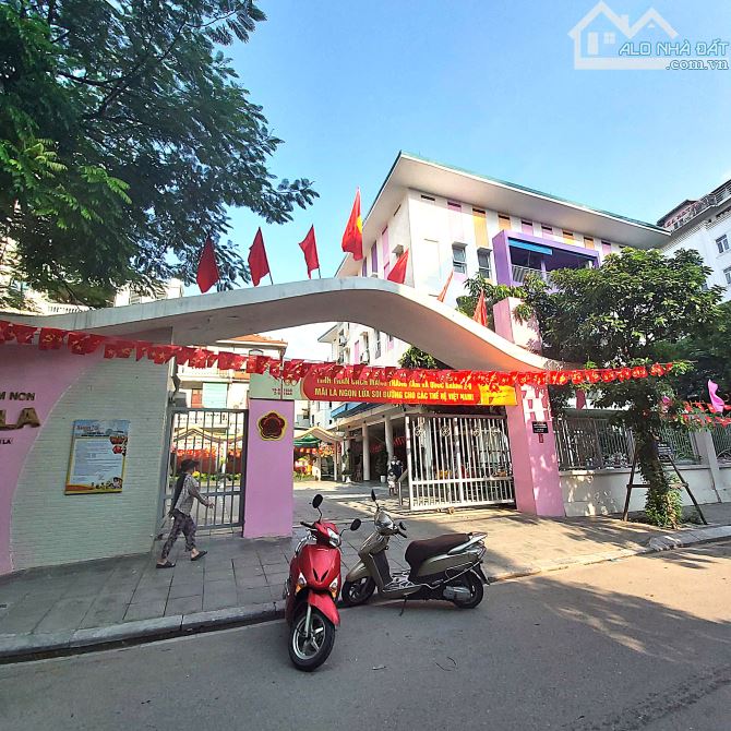 Xuân La - 63m - dân xây - ngõ to như phố - KD - ô tô chạy vòng quanh -  chỉ 23,3 tỷ - 5