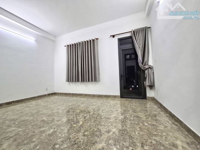 Bán nhà đẹp 5 tầng, 64m2 (5x14), Hẻm xe hơi, ngay Hương Lộ 80, gần Lê Văn Quới, hơn 4 tỷ - 5